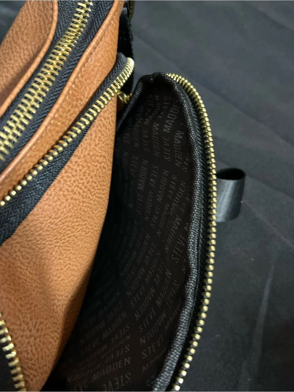 Steve Madden compact messenger